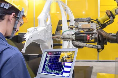 Induatrial Automation using robotic arm in factory.